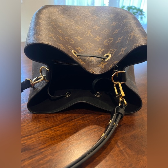 LouisVuitton Noe 100% Autentic, Rarely use.Its a steal! - Picture 11 of 12